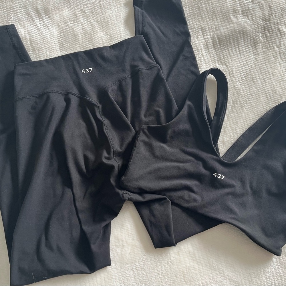437 leggings bra set